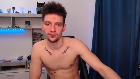 Snapshot of teddy_mode chatting on February 11, 5:37 am Teddy online show from February 11, 5:37 am