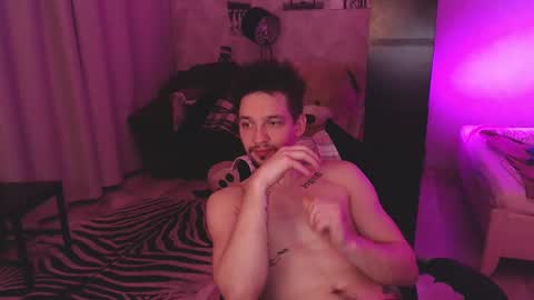 Snapshot of teddy_mode chatting on March 3, 12:26 am Teddy online show from March 3, 12:26 am