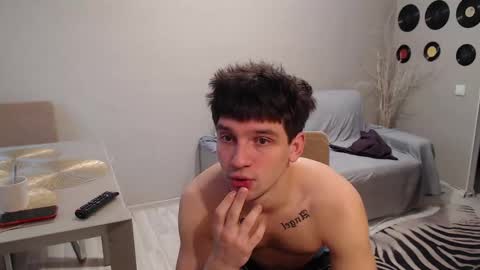 Snapshot of teddy_mode chatting on October 8, 8:56 am Teddy online show from October 8, 8:56 am