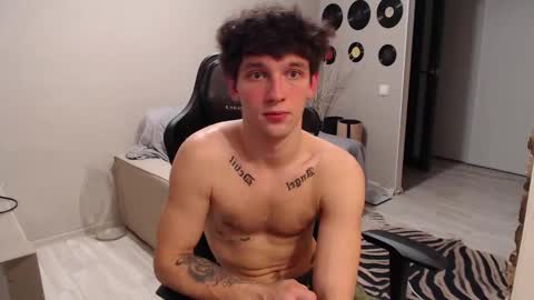 Snapshot of teddy_mode chatting on November 9, 6:50 pm Teddy online show from November 9, 6:50 pm