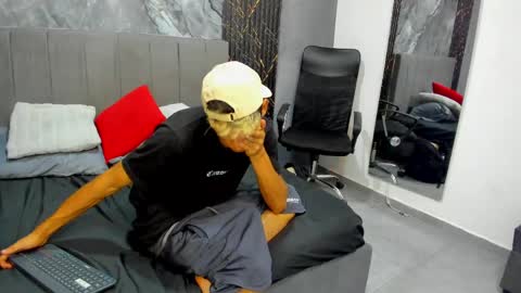 Tedy online show from April 18, 1:59 pm