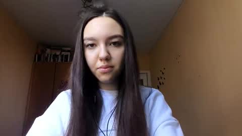 Snapshot of teganmeiser chatting on November 1, 8:27 am Kimi online show from November 1, 8:27 am