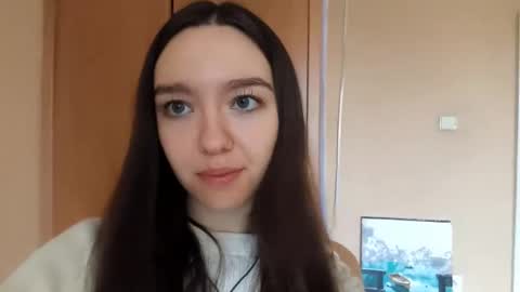 Snapshot of teganmeiser chatting on November 5, 8:36 am Kimi online show from November 5, 8:36 am