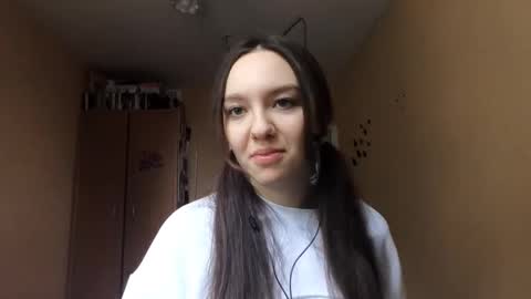 Snapshot of teganmeiser chatting on November 8, 9:53 am Kimi online show from November 8, 9:53 am