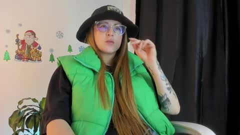 Snapshot of tekila__ chatting on December 14, 12:22 am tekila__ online show from December 14, 12:22 am