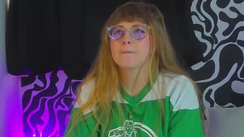 Snapshot of tekila__ chatting on September 9, 6:51 pm tekila__ online show from September 9, 6:51 pm