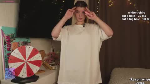 Snapshot of temperaturka chatting on October 13, 3:39 am Sarah     online show from October 13, 3:39 am