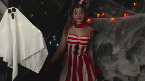 Snapshot of temperaturka chatting on October 24, 3:58 am Sarah     online show from October 24, 3:58 am