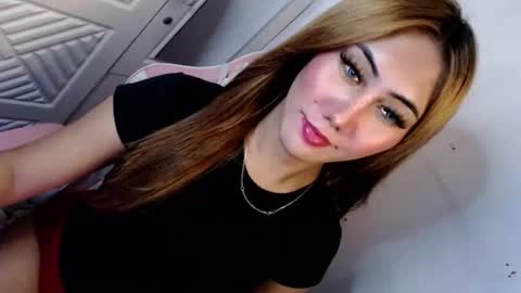 Snapshot of temptationoflust chatting on December 17, 11:49 am Im Dianna DONT FORGET TO FOLLOW ME online show from December 17, 11:49 am