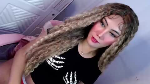 Snapshot of temptationoflust chatting on February 14, 5:30 am Im Dianna DONT FORGET TO FOLLOW ME online show from February 14, 5:30 am