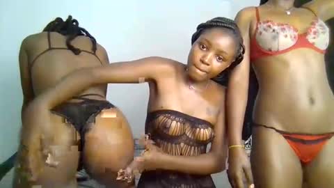 Snapshot of tempting_tiah chatting on November 6, 11:11 am tiah online show from November 6, 11:11 am