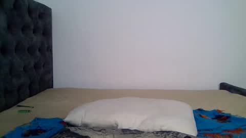 Snapshot of tempting_tiah chatting on December 16, 3:11 am tiah online show from December 16, 3:11 am