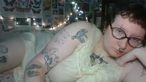 temptresschey444 online show from March 5, 3:08 pm