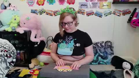 Pixie and Tentacle Overlord online show from February 25, 7:34 pm