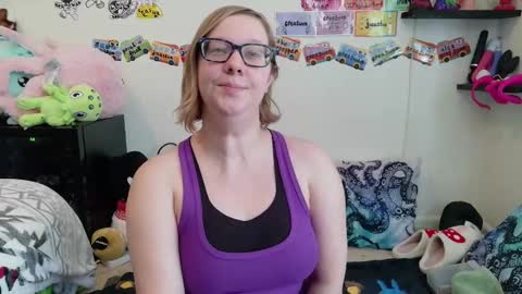 Pixie and Tentacle Overlord online show from March 4, 7:31 pm