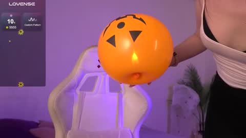 Snapshot of tender_babyy chatting on October 29, 1:35 pm Sexy girl Li online show from October 29, 1:35 pm