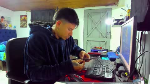 Snapshot of teoyes_ chatting on November 8, 12:00 am teoyes_ online show from November 8, 12:00 am