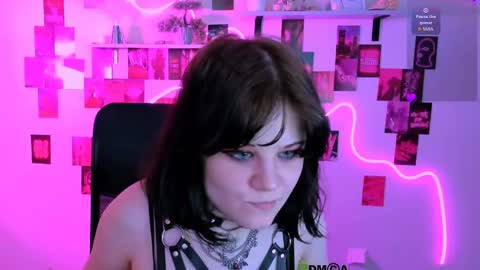 your love online show from April 25, 1:41 pm