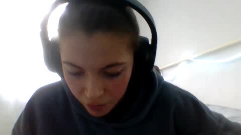 Snapshot of terranaufzinger chatting on September 12, 4:34 am Anny Simpson online show from September 12, 4:34 am