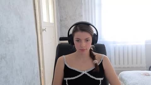 Snapshot of terranaufzinger chatting on October 17, 4:26 am Anny Simpson online show from October 17, 4:26 am