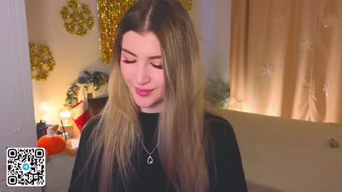 Snapshot of tesalune chatting on December 29, 8:22 am Tessa online show from December 29, 8:22 am