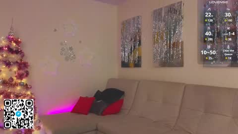 Snapshot of tesalune chatting on January 14, 5:19 am Tessa online show from January 14, 5:19 am