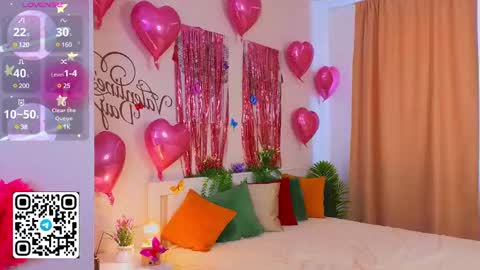 Snapshot of tesalune chatting on February 15, 5:19 am Tessa online show from February 15, 5:19 am