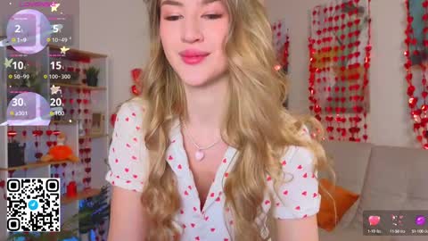 Snapshot of tesalune chatting on February 18, 2:05 am Tessa online show from February 18, 2:05 am