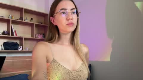 tessa_calmness online show from April 19, 2:00 am