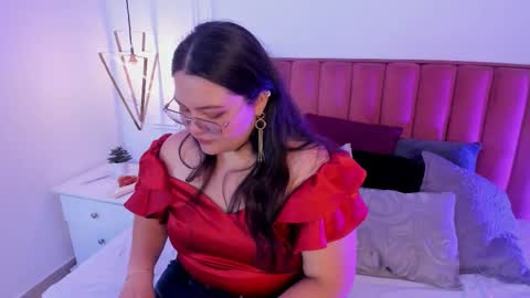 Snapshot of tessa_sinclaire chatting on October 6, 11:35 pm TERESA online show from October 6, 11:35 pm