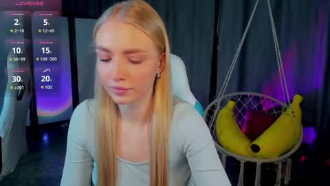 TessaHamilton online show from February 1, 10:14 am