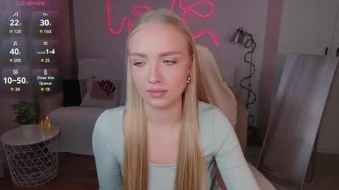 TessaHamilton online show from March 1, 8:05 am