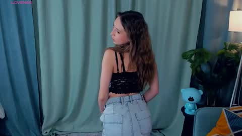 Snapshot of tessiekhanponaphan chatting on November 22, 4:50 pm Cindy online show from November 22, 4:50 pm