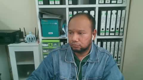 Snapshot of tested123 chatting on December 13, 4:22 am yours online show from December 13, 4:22 am