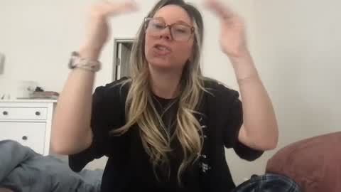 Daphne Summers online show from February 9, 7:07 pm