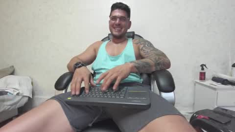 Snapshot of teylor_creed chatting on January 24, 10:19 pm teylor creed online show from January 24, 10:19 pm