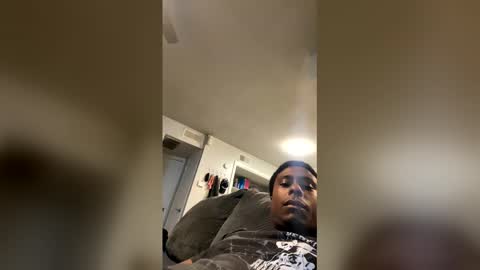 Snapshot of tez713 chatting on December 14, 8:09 am tez713 online show from December 14, 8:09 am