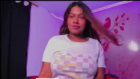 Snapshot of thais_waldrof chatting on November 10, 3:27 am Andreina online show from November 10, 3:27 am