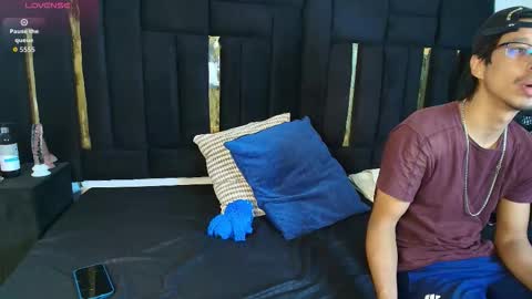 Snapshot of thaisadara24 chatting on November 19, 9:37 pm T H A I S online show from November 19, 9:37 pm