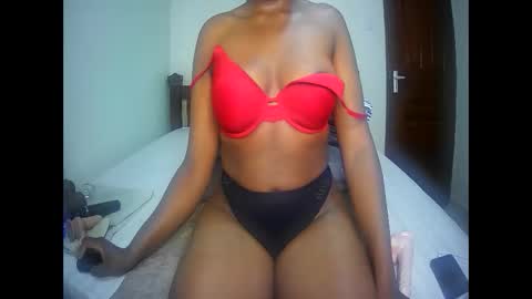 Snapshot of thalami21 chatting on November 16, 11:10 pm shy online show from November 16, 11:10 pm