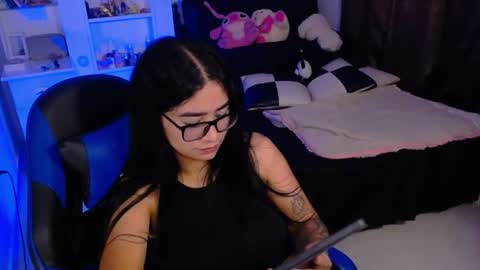 Snapshot of thalia_066 chatting on September 25, 9:18 pm thalia online show from September 25, 9:18 pm