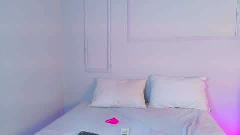 thalianarosse online show from April 14, 3:45 am