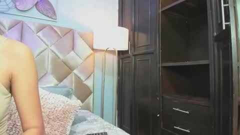 Snapshot of thalya_adams chatting on February 28, 12:06 pm Thalya online show from February 28, 12:06 pm