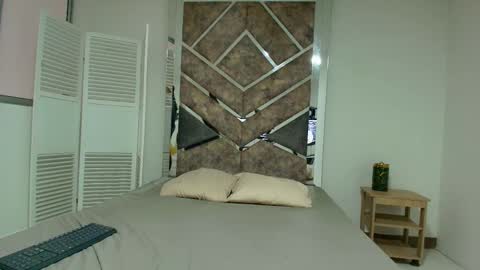 Snapshot of thamara_angells chatting on September 16, 1:45 pm Thamara online show from September 16, 1:45 pm