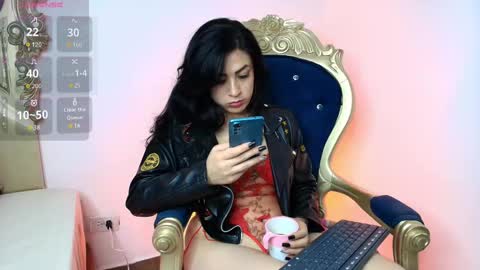 Snapshot of thamara_angells chatting on October 18, 1:45 pm Thamara online show from October 18, 1:45 pm