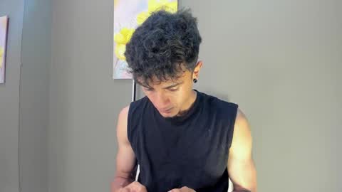 Snapshot of thank_steel chatting on November 19, 2:44 am thank_steel online show from November 19, 2:44 am