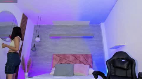 Snapshot of thararouse chatting on November 10, 12:26 pm Thara Rouse online show from November 10, 12:26 pm