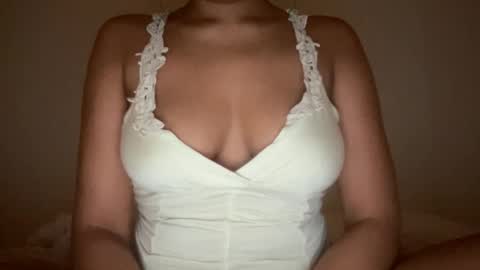 Snapshot of thatgirlmelanie chatting on October 20, 12:22 am Melanie online show from October 20, 12:22 am