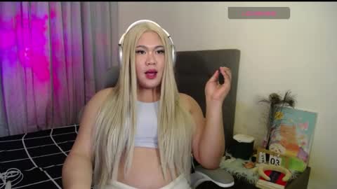 NOEY online show from March 3, 6:44 pm