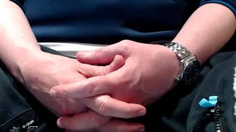 Snapshot of the1pocketrocket chatting on December 8, 12:18 am the1pocketrocket online show from December 8, 12:18 am